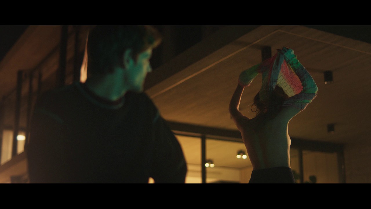 Bad Influence (2025) NF WEB-DL Hindi + English 1080p x264 AVC DDP 5.1 ESub CineVood.mkv.0002